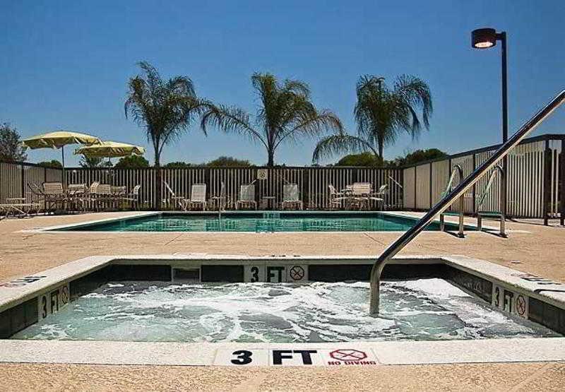 Fairfield Inn & Suites Tampa Fairgrounds/Casino Orient Park Exterior photo